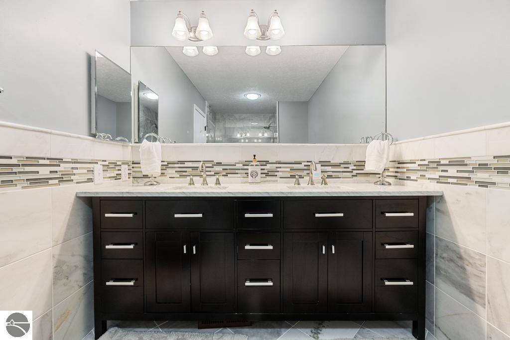 755 Blue Water Trail