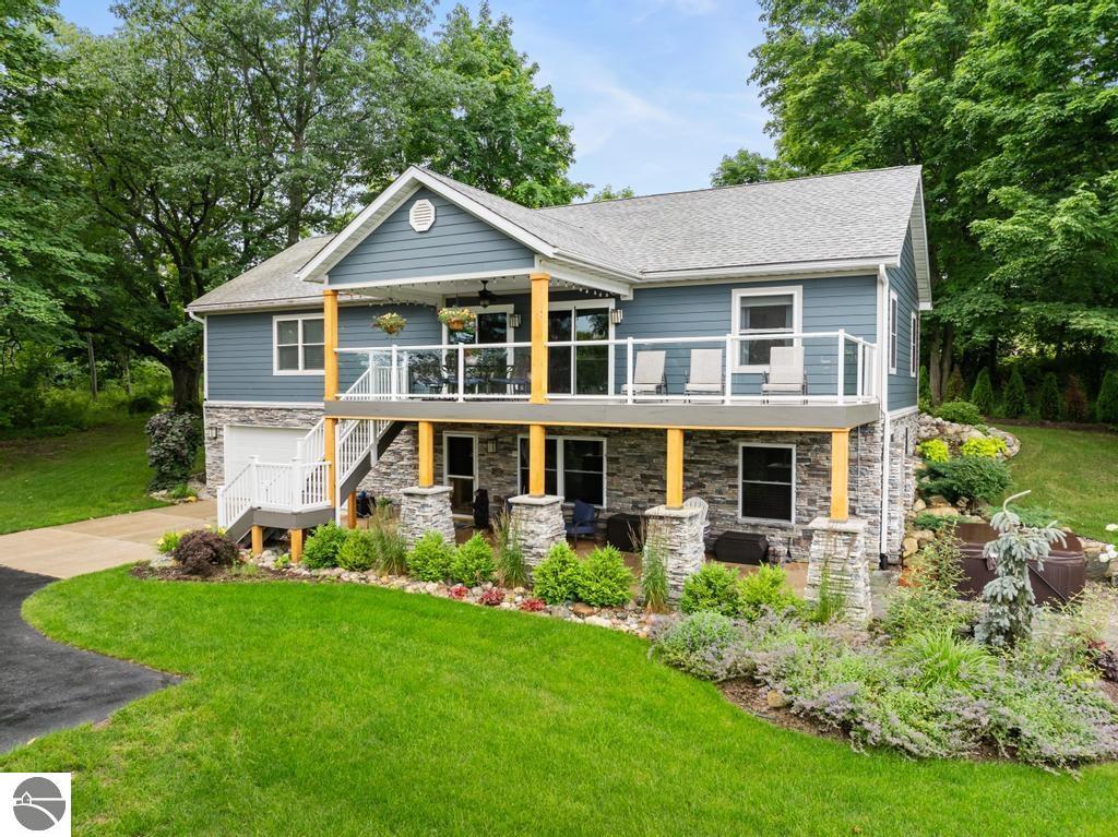 755 Blue Water Trail