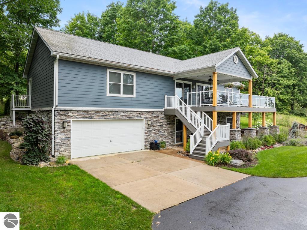 755 Blue Water Trail