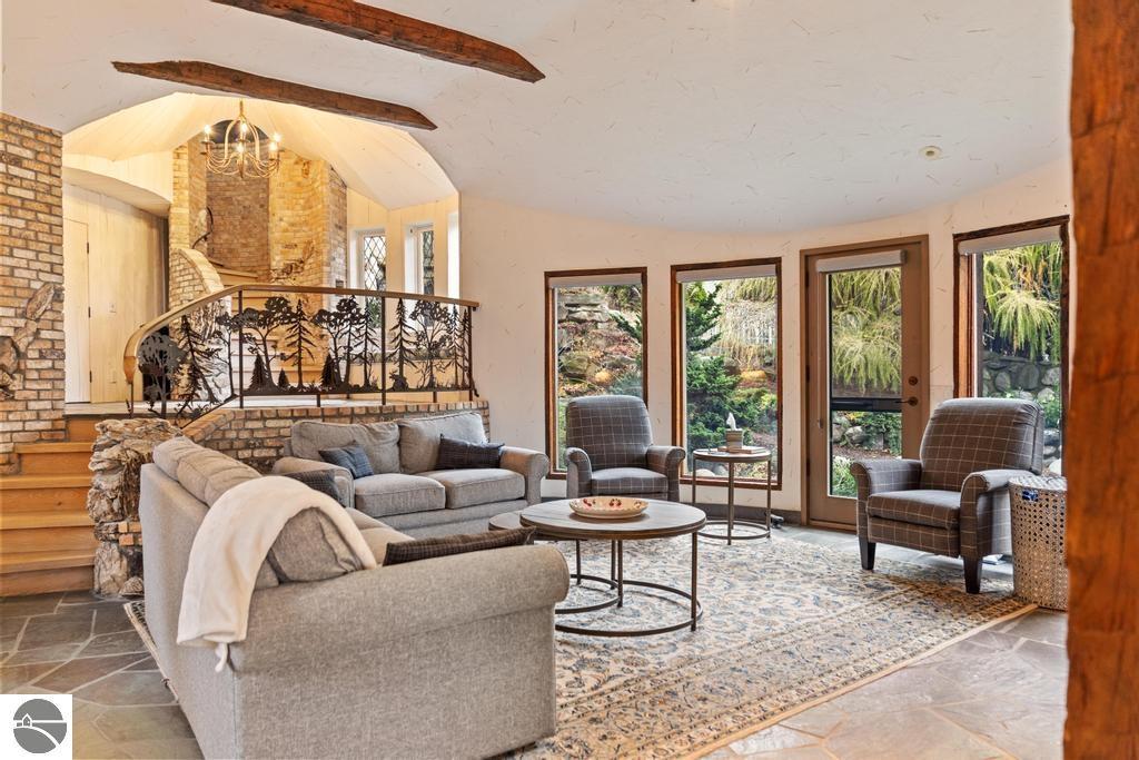 1 Thistle Downs Drive