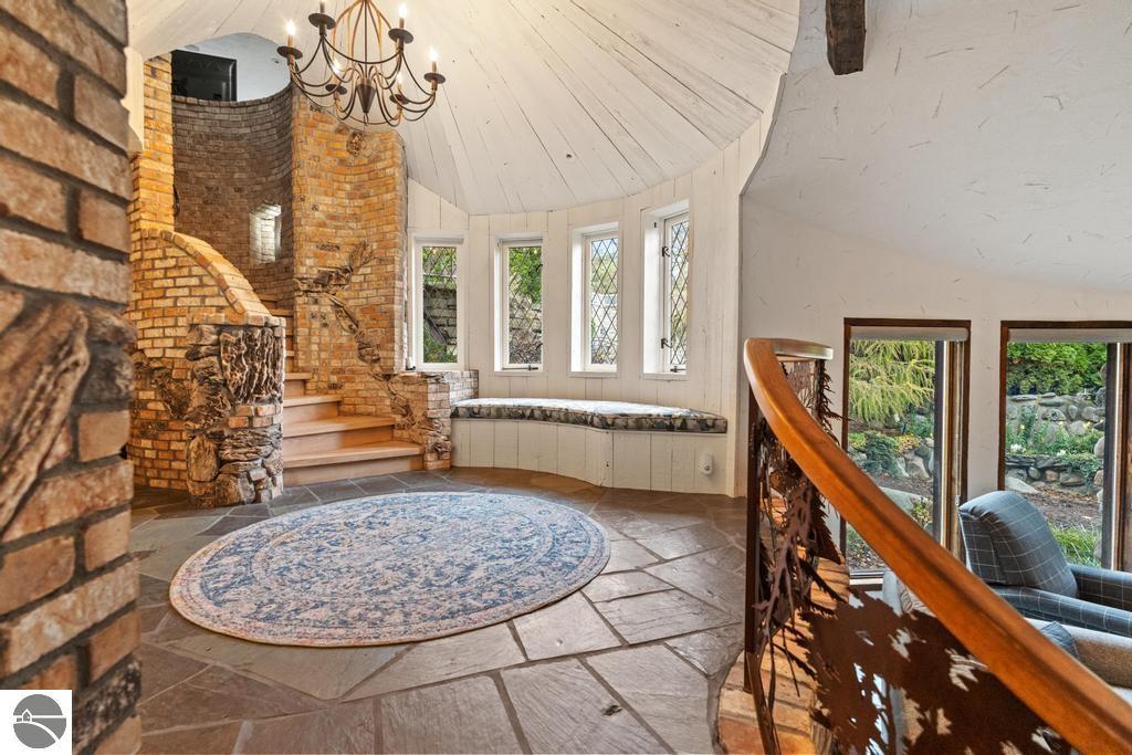 1 Thistle Downs Drive