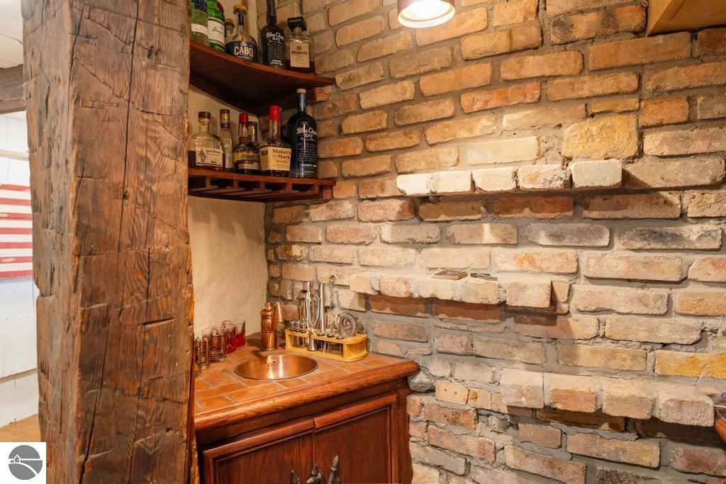 1 Thistle Downs Drive