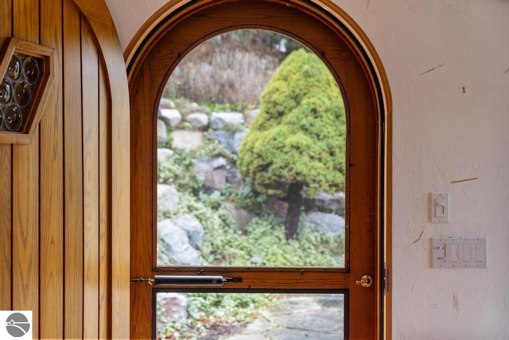 1 Thistle Downs Drive