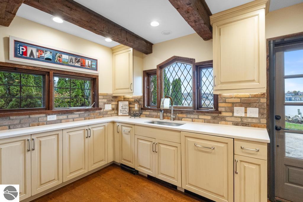 1 Thistle Downs Drive