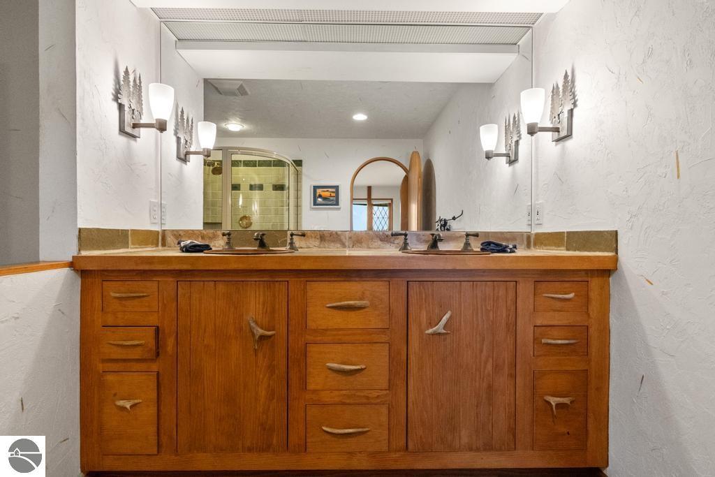 1 Thistle Downs Drive