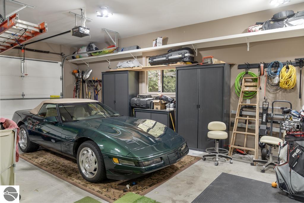 6579 Woods Creek Drive