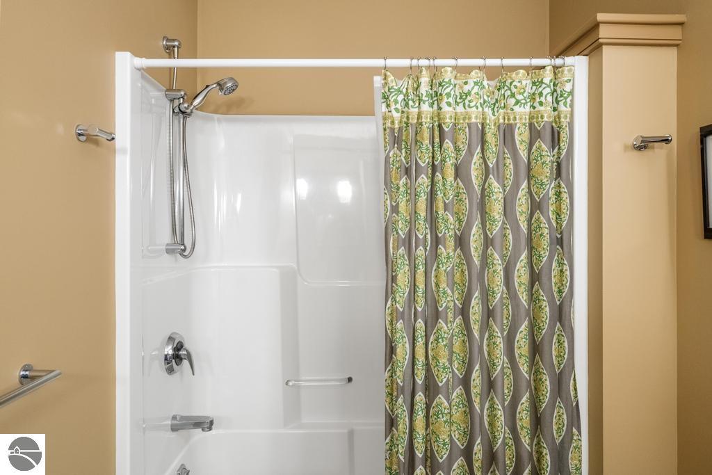 6579 Woods Creek Drive