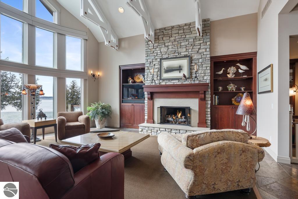 6579 Woods Creek Drive