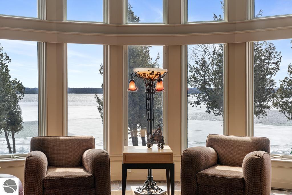 6579 Woods Creek Drive