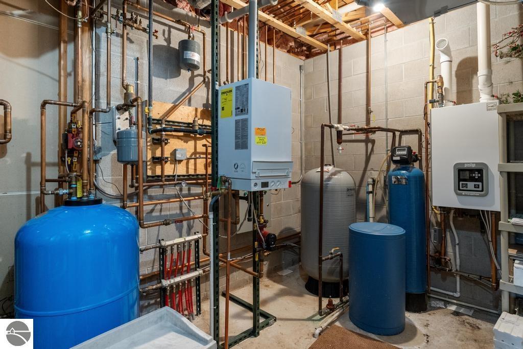 6579 Woods Creek Drive