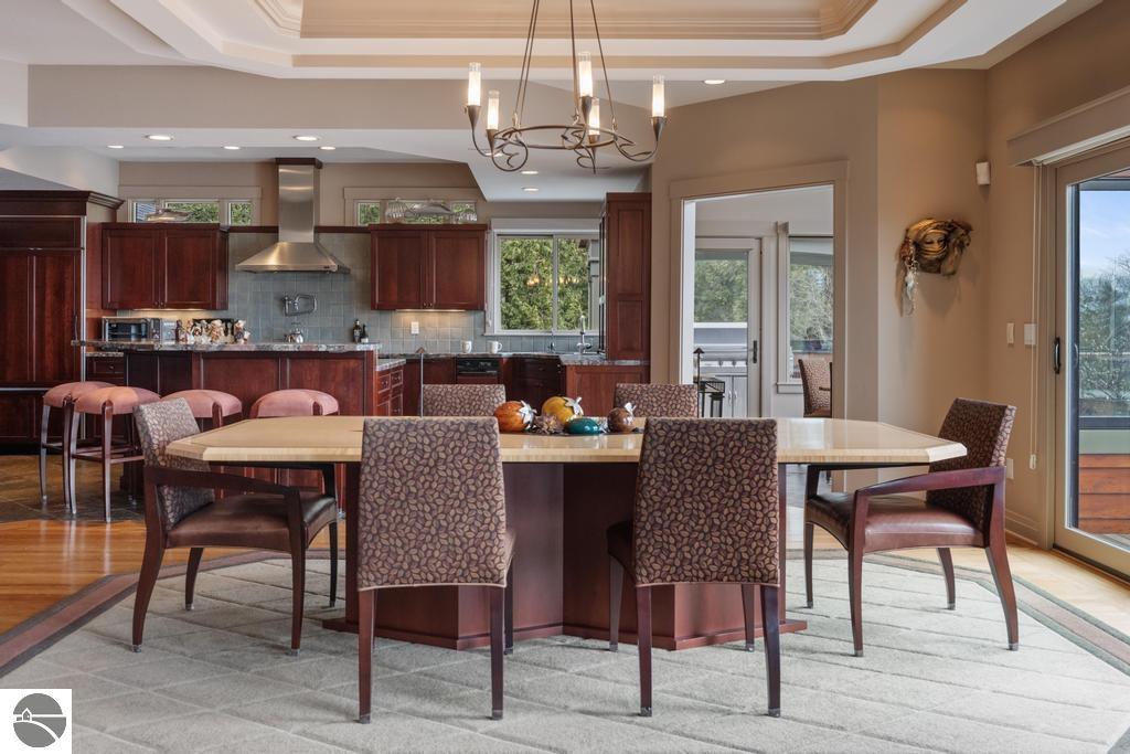 6579 Woods Creek Drive