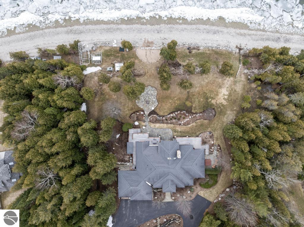 6579 Woods Creek Drive