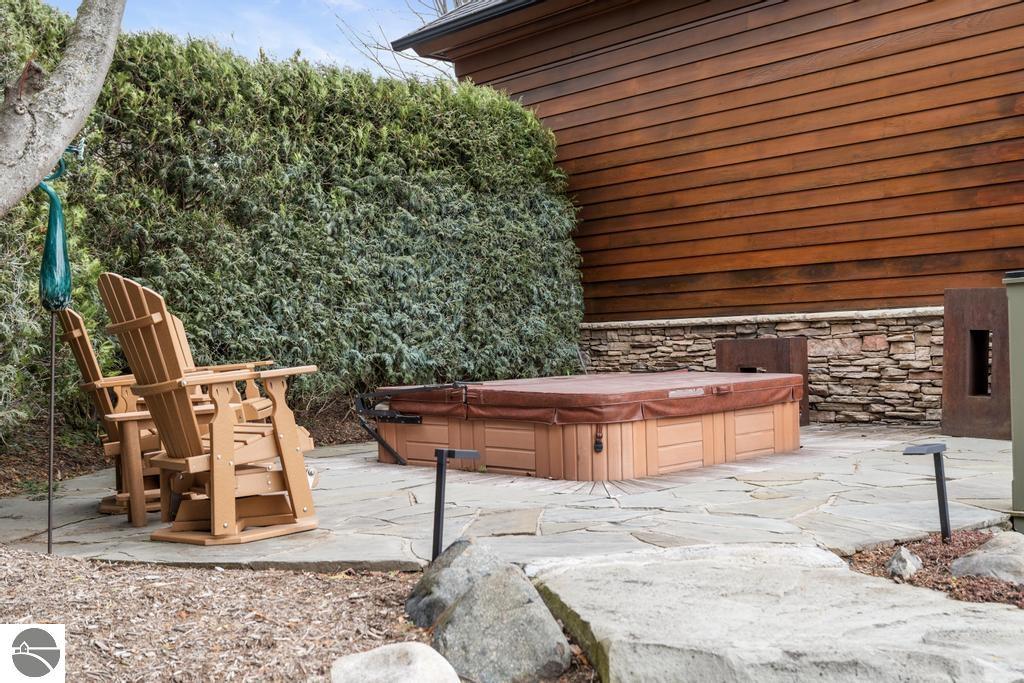 6579 Woods Creek Drive