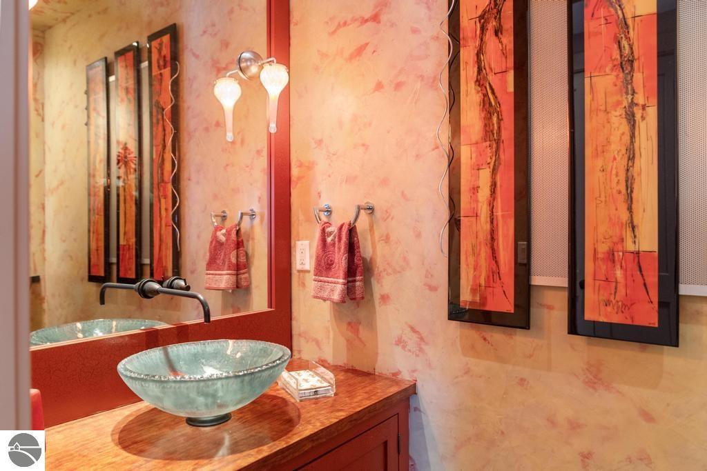 6579 Woods Creek Drive