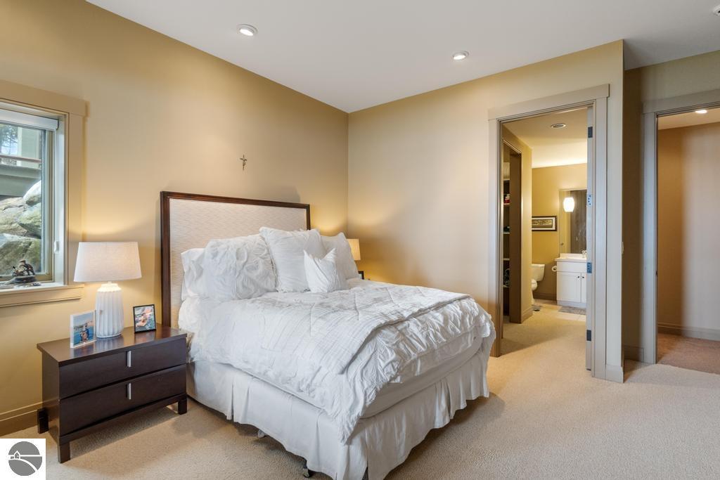 6579 Woods Creek Drive