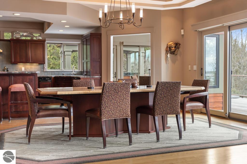 6579 Woods Creek Drive