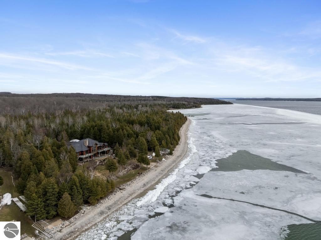 6579 Woods Creek Drive