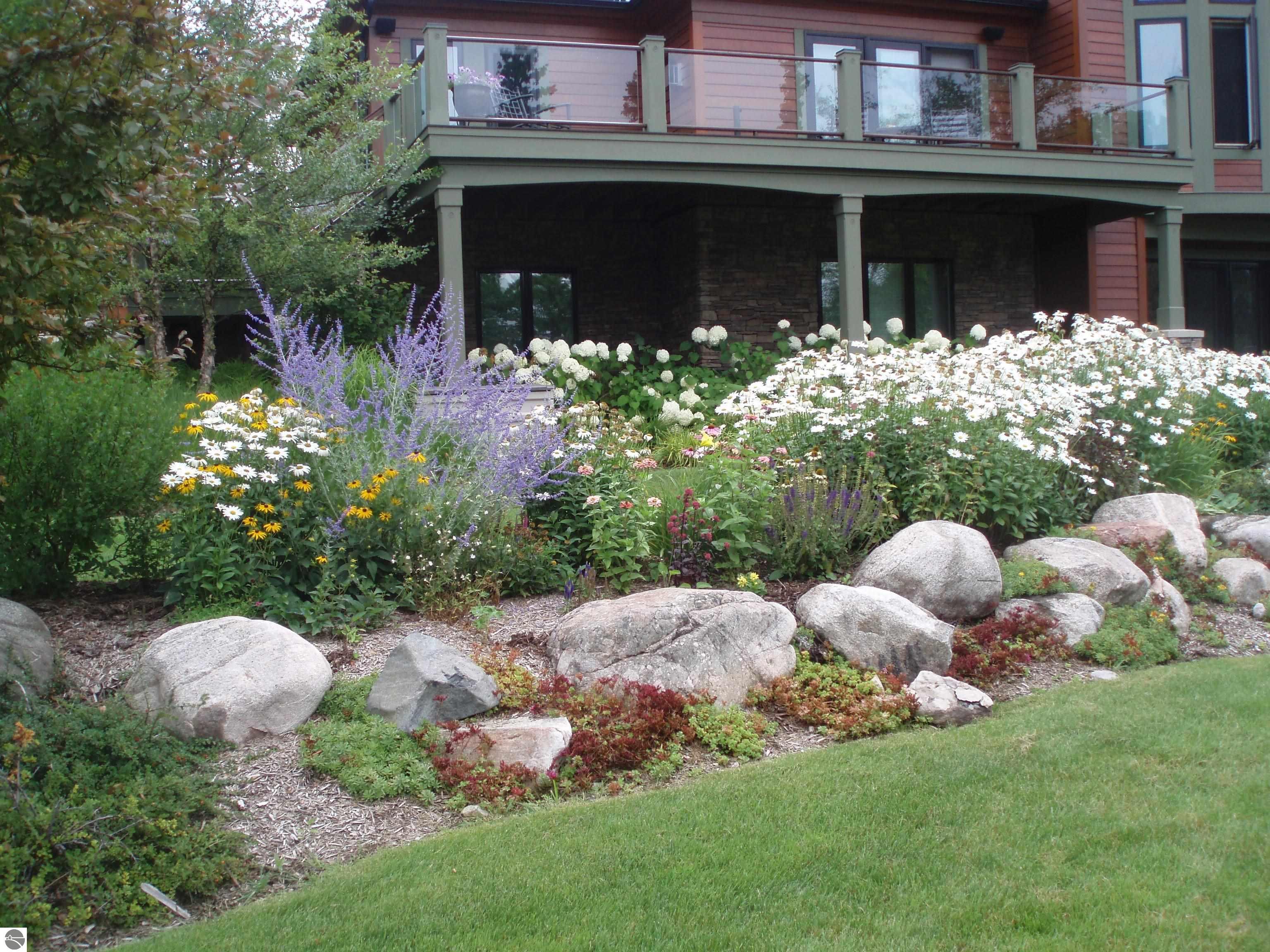 6579 Woods Creek Drive