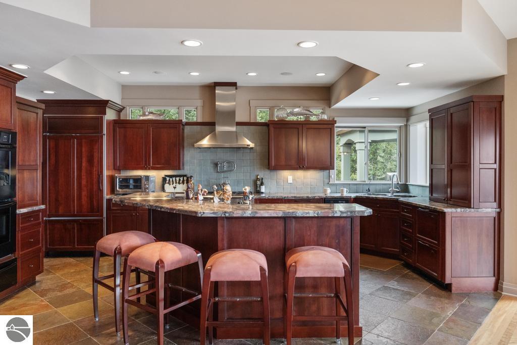 6579 Woods Creek Drive