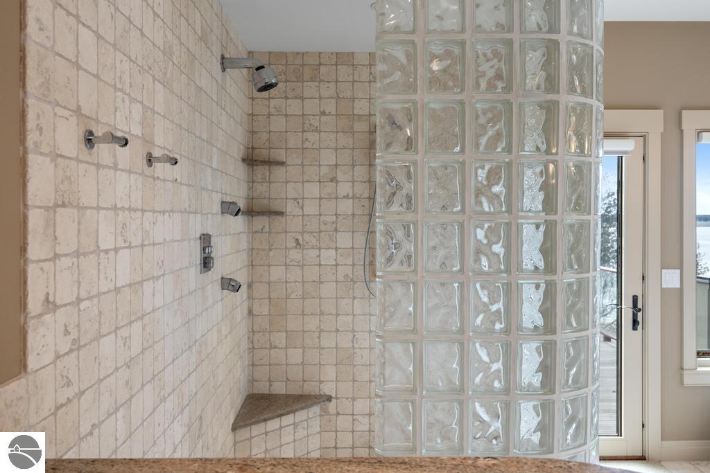 6579 Woods Creek Drive