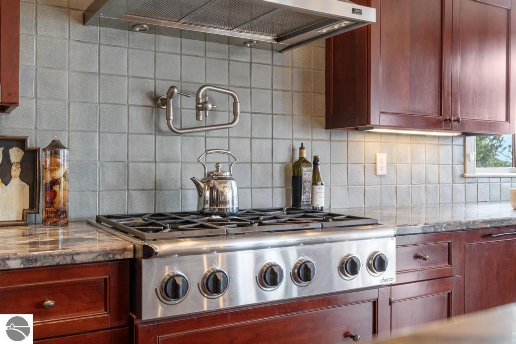 6579 Woods Creek Drive