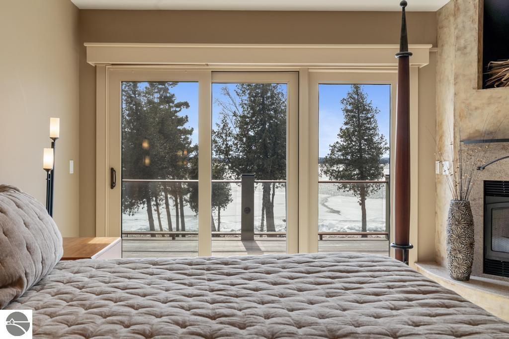 6579 Woods Creek Drive