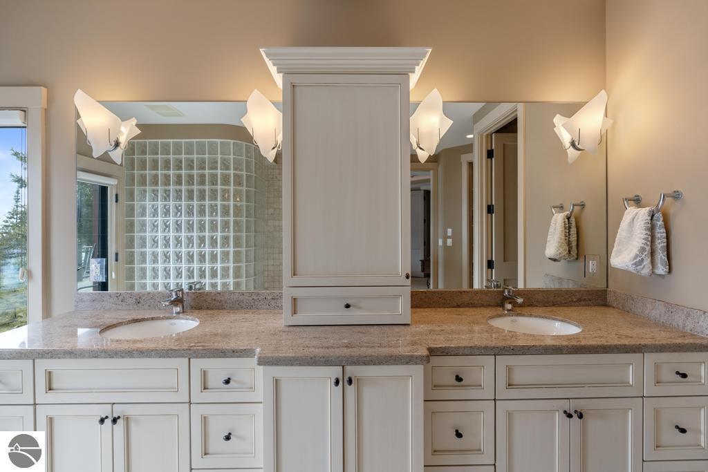 6579 Woods Creek Drive