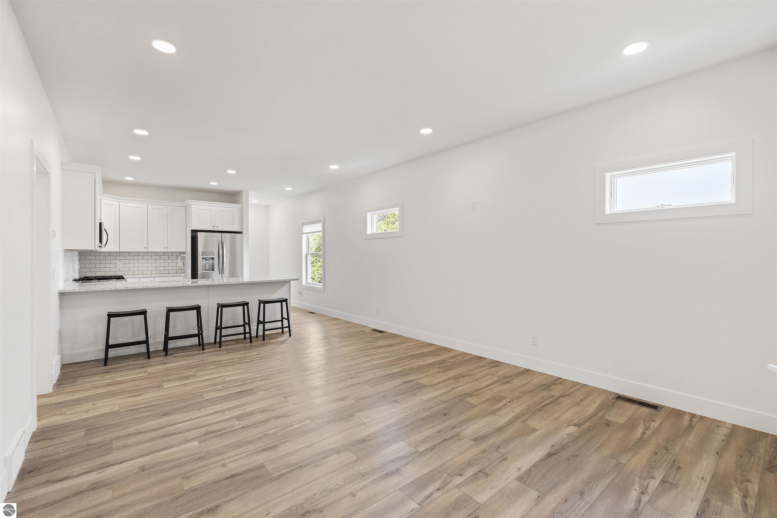 202 W Carpenter Street