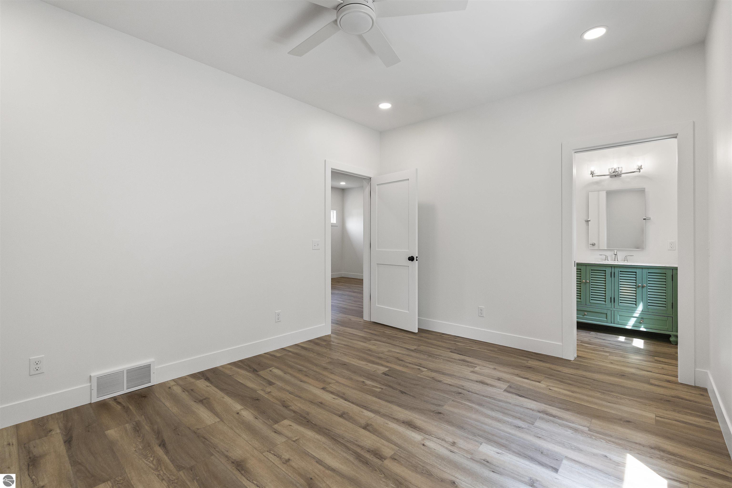 202 W Carpenter Street