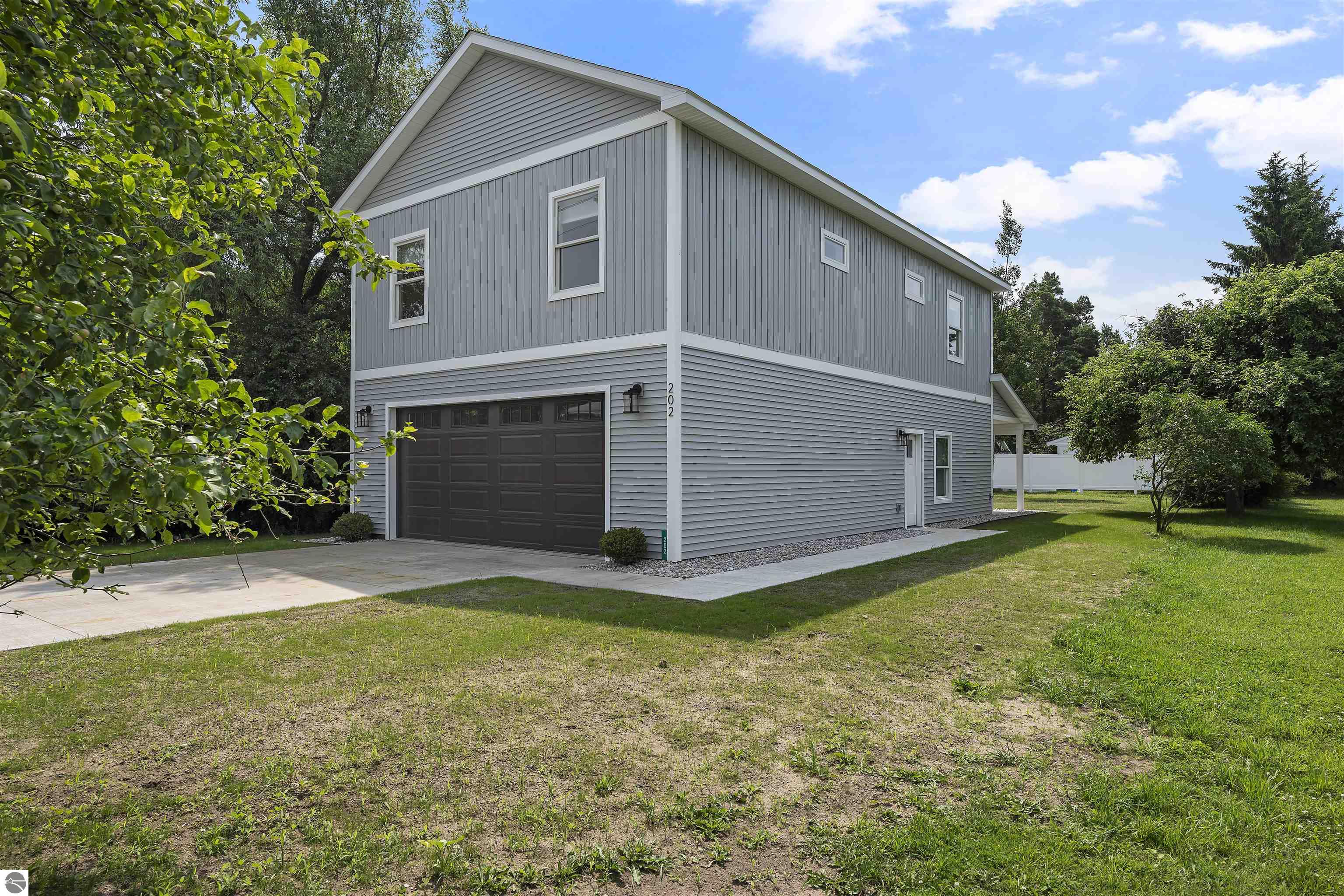 202 W Carpenter Street