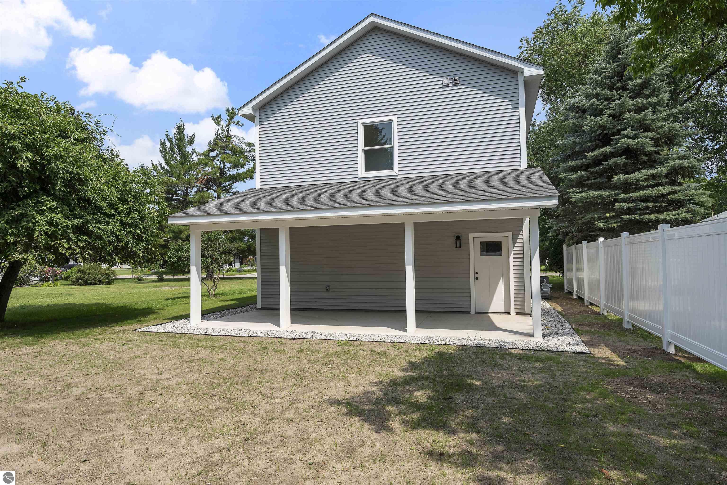 202 W Carpenter Street
