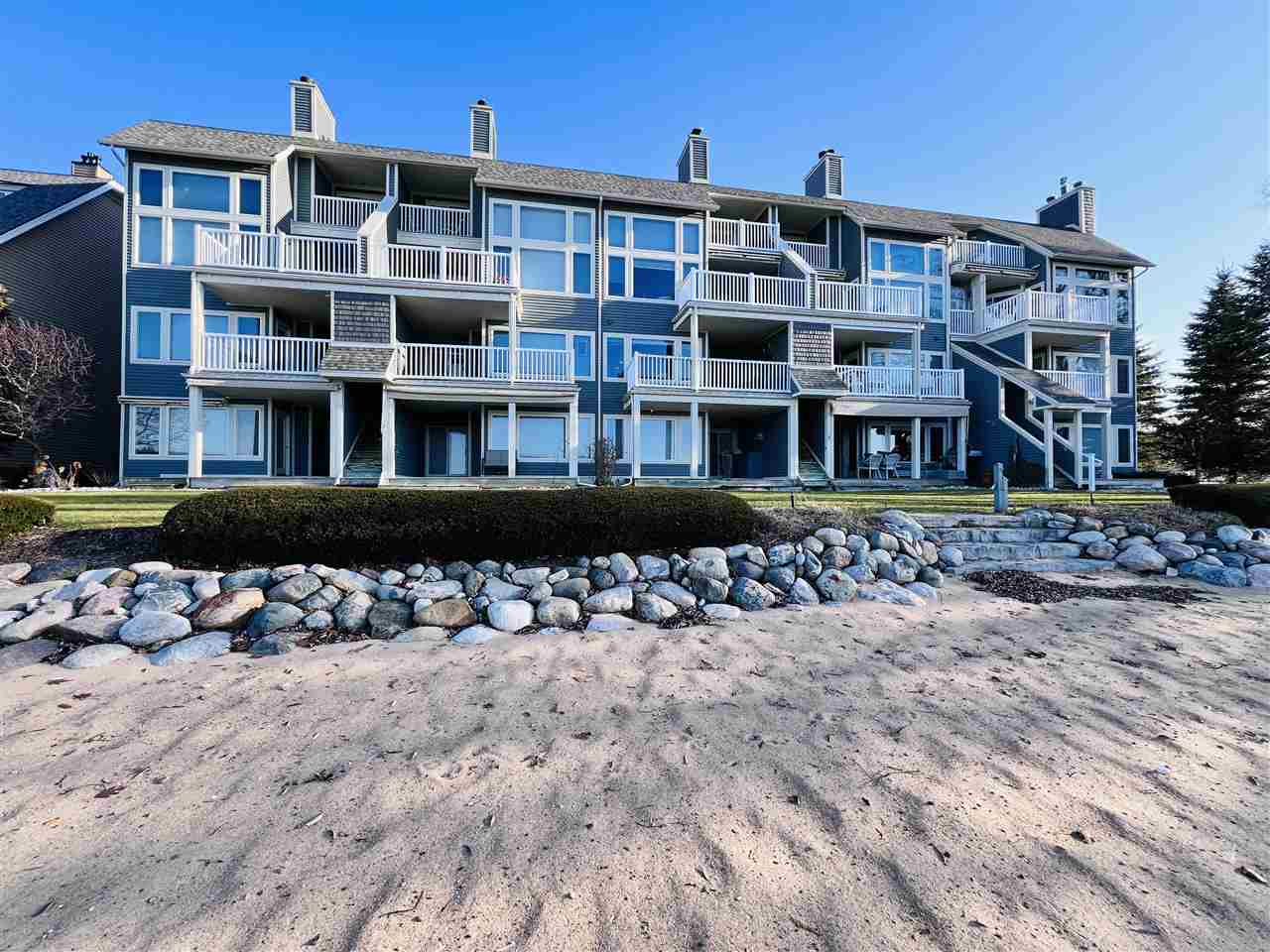 300 Front Street Unit: 103