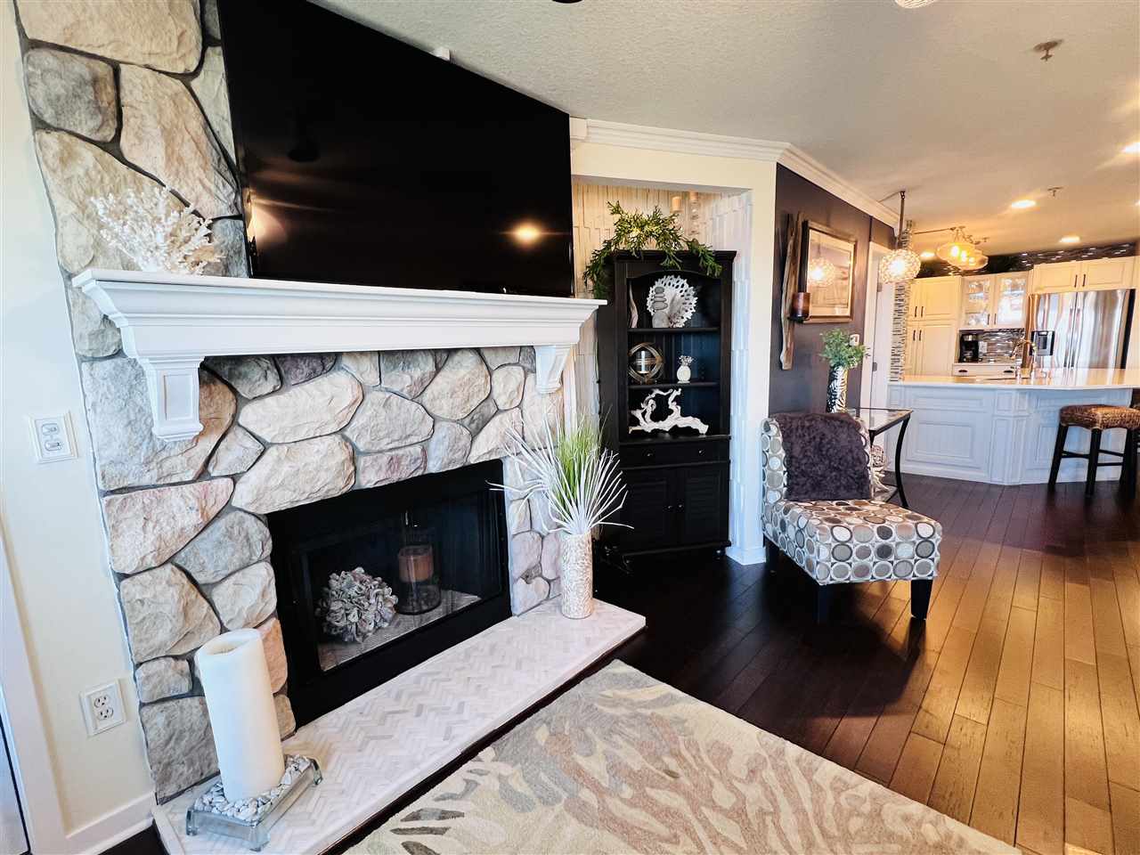 300 Front Street Unit: 103