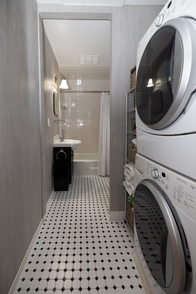 213 E Garfield Avenue