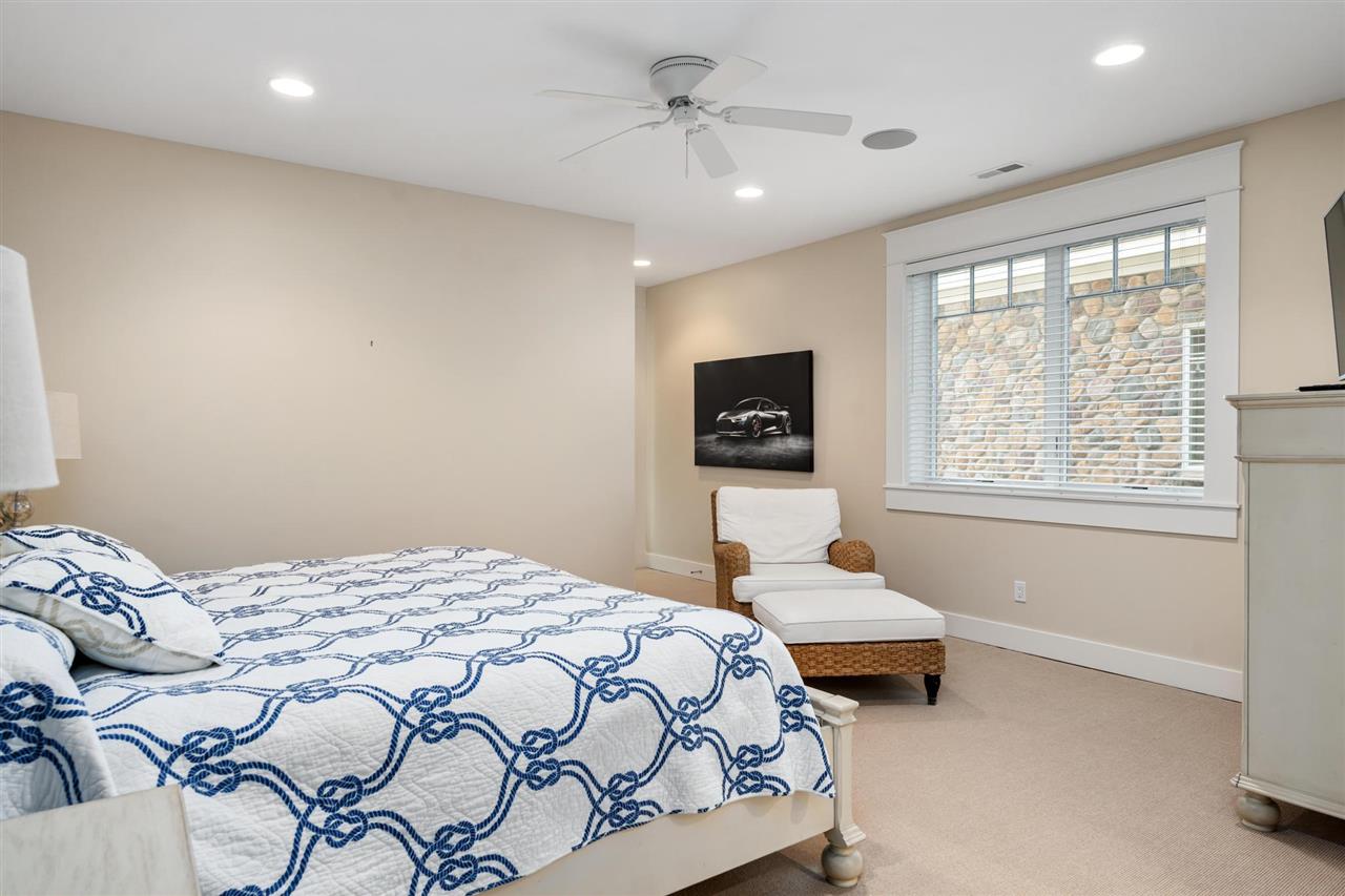 870 Pointe Drive Unit: 61