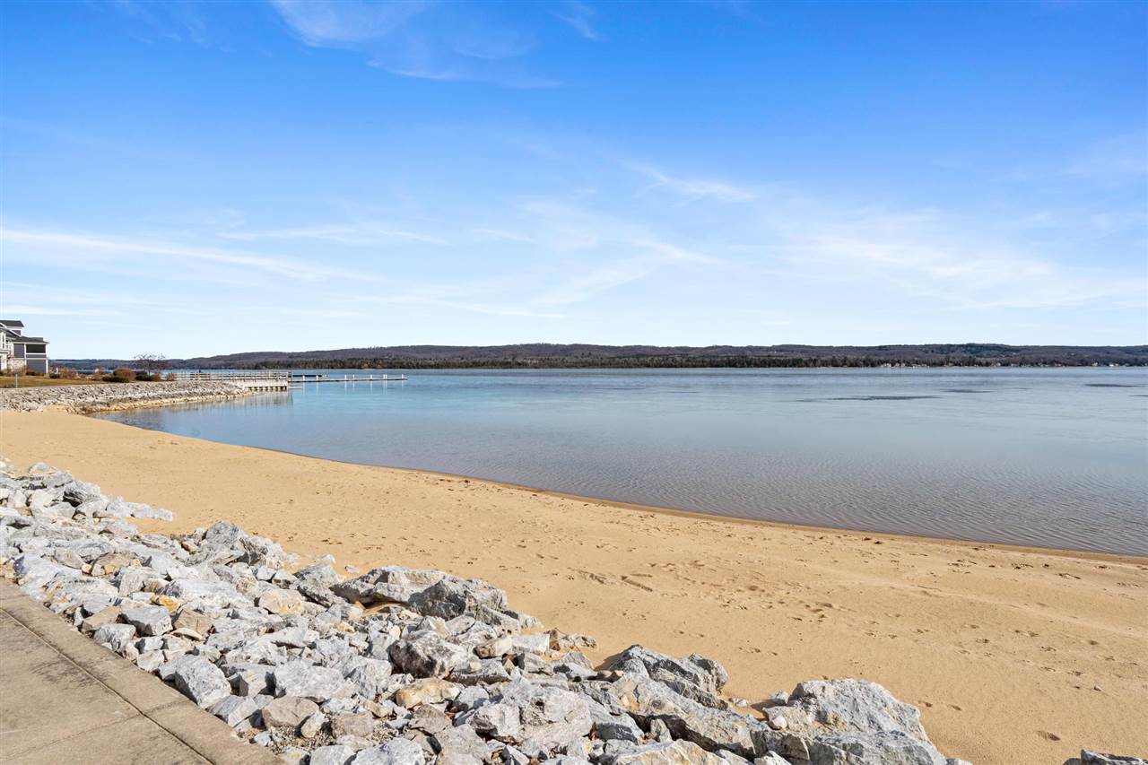 870 Pointe Drive Unit: 61