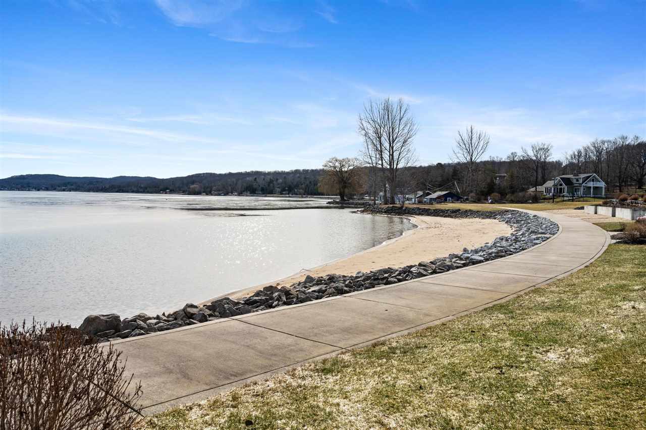 870 Pointe Drive Unit: 61