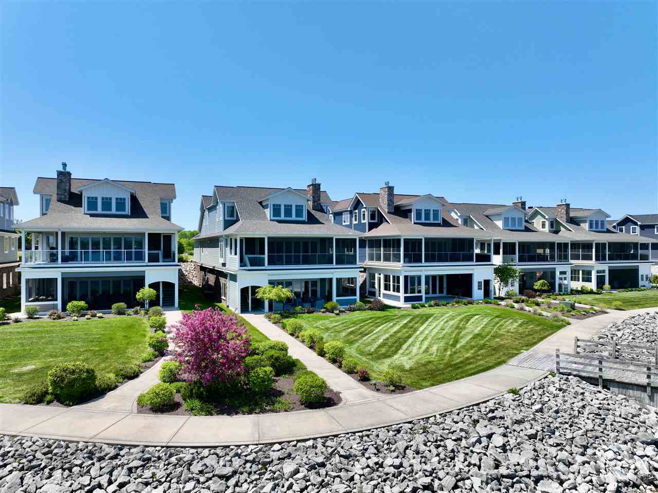 870 Pointe Drive Unit: 61