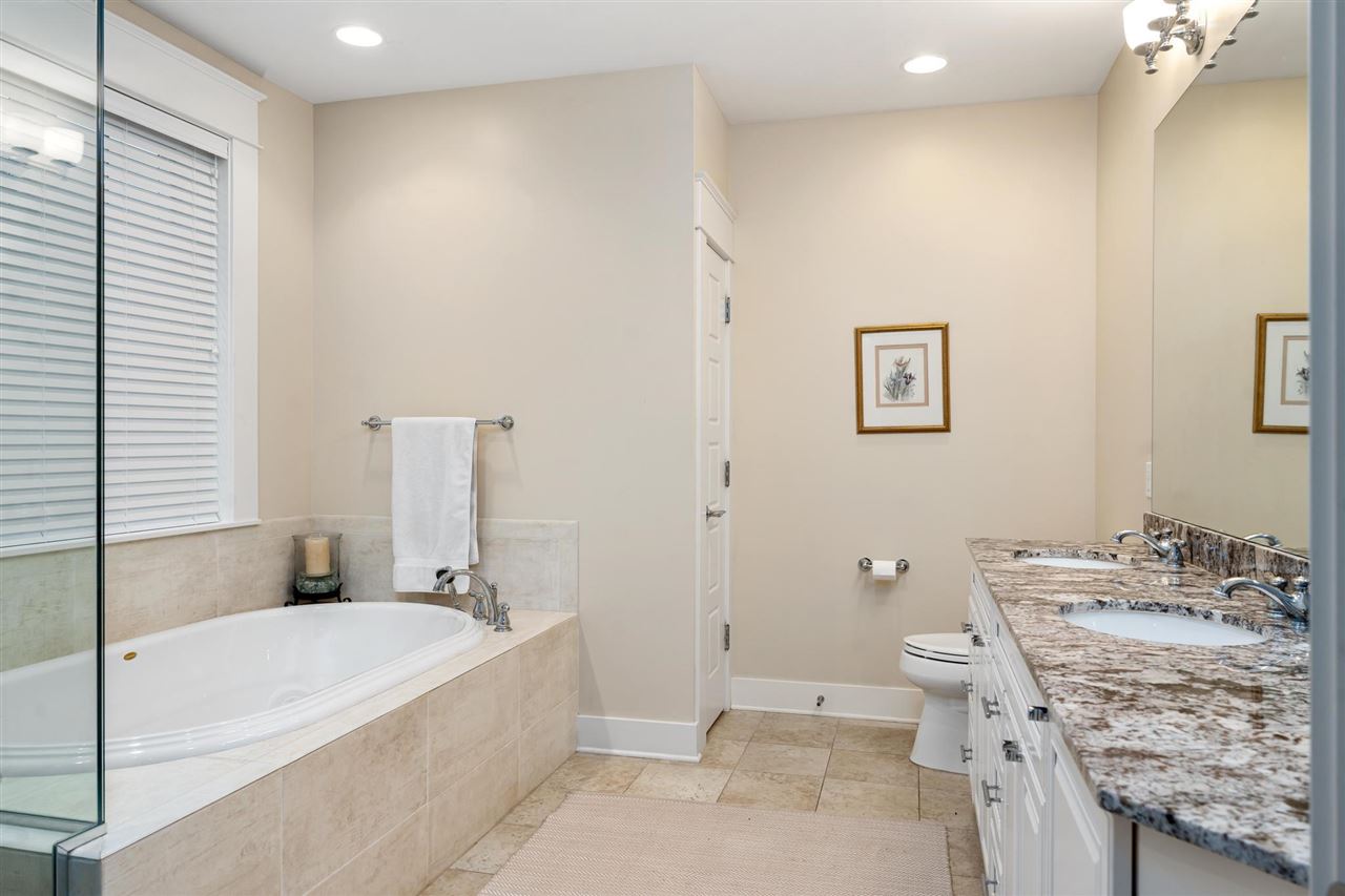870 Pointe Drive Unit: 61