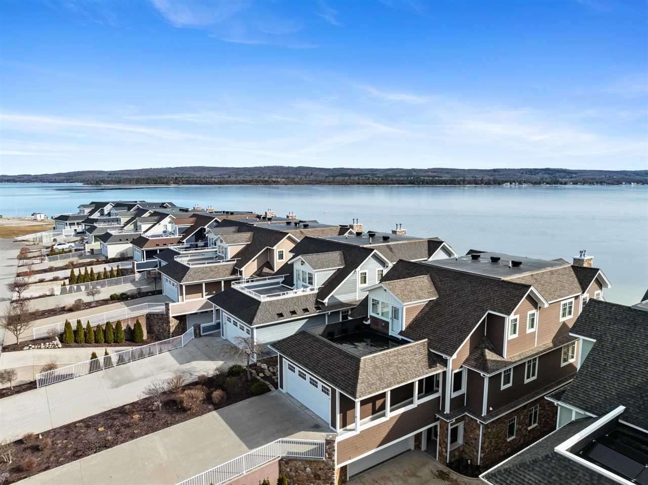 870 Pointe Drive Unit: 61
