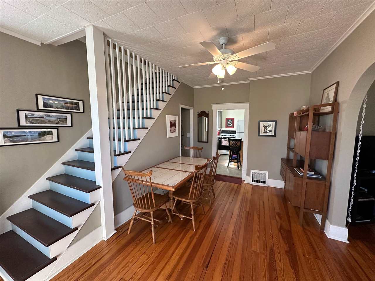 106 Wood Avenue