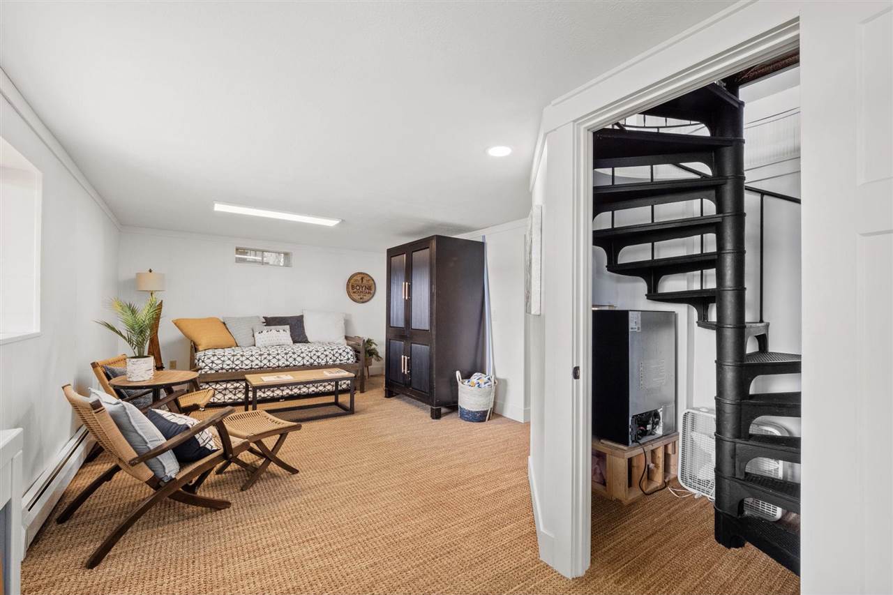 1945 Lalonde Road