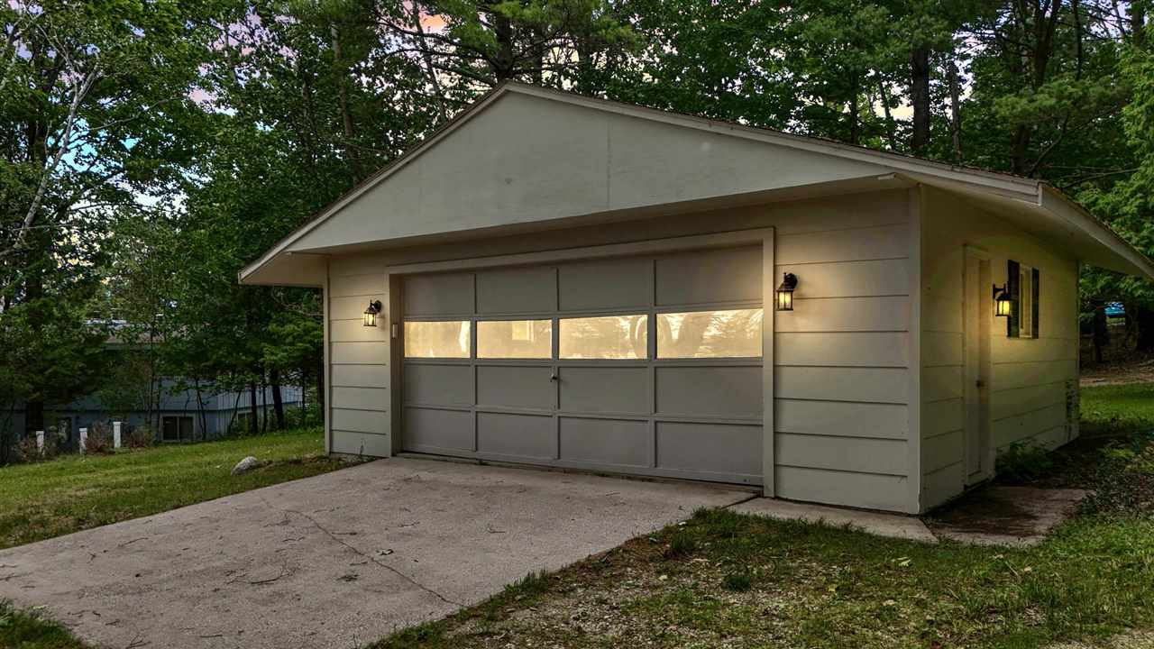 1945 Lalonde Road