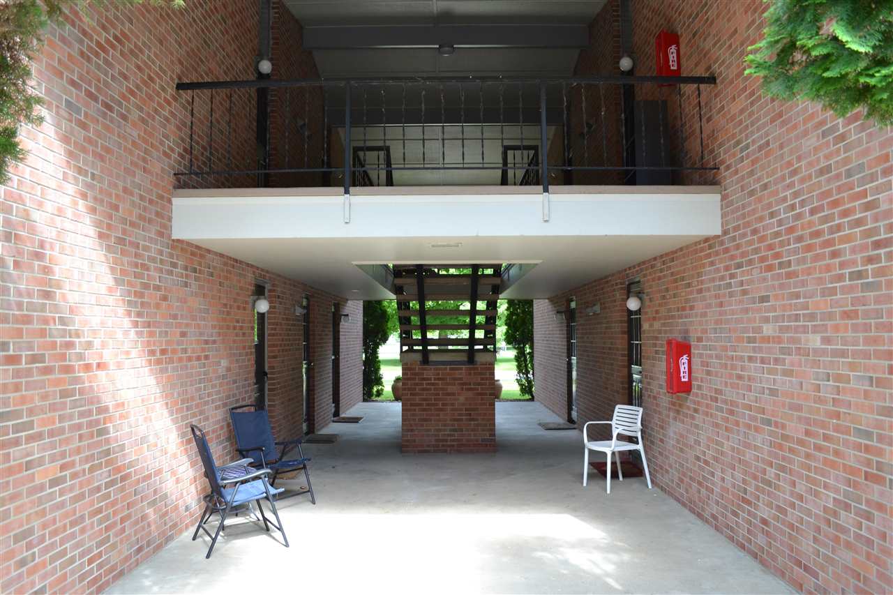 201 Meech Street Unit: 14 upper