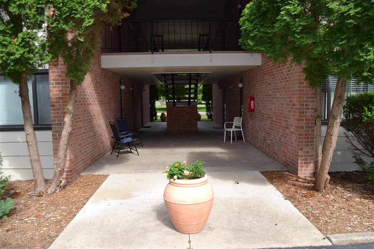 201 Meech Street Unit: 14 upper