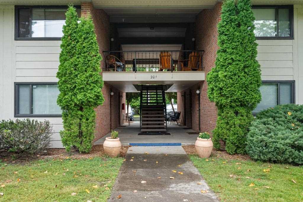 201 Meech Street Unit: 14 upper