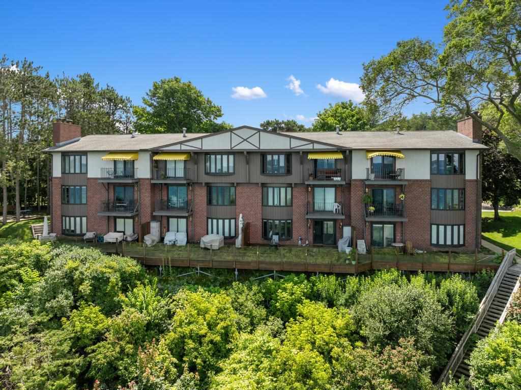 1134 Charlevoix Avenue Unit: 12