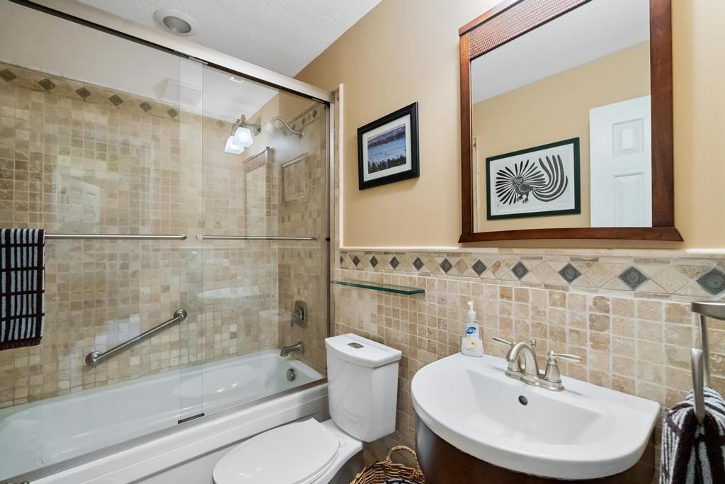 1134 Charlevoix Avenue Unit: 12