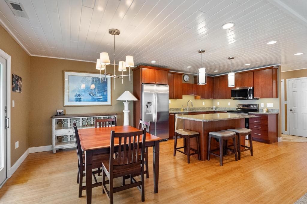 1134 Charlevoix Avenue Unit: 12