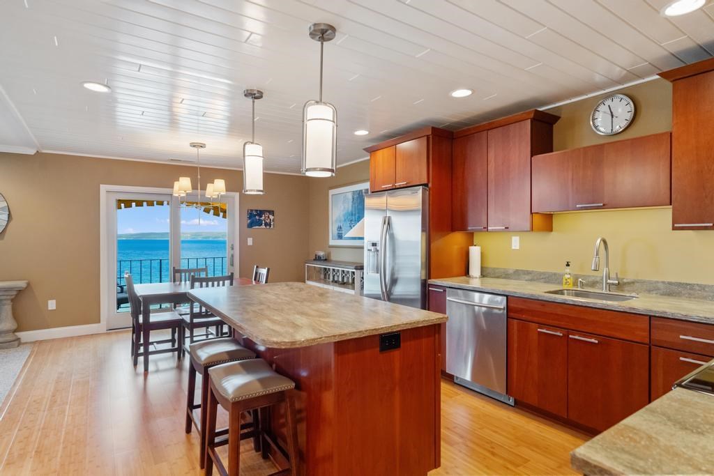 1134 Charlevoix Avenue Unit: 12